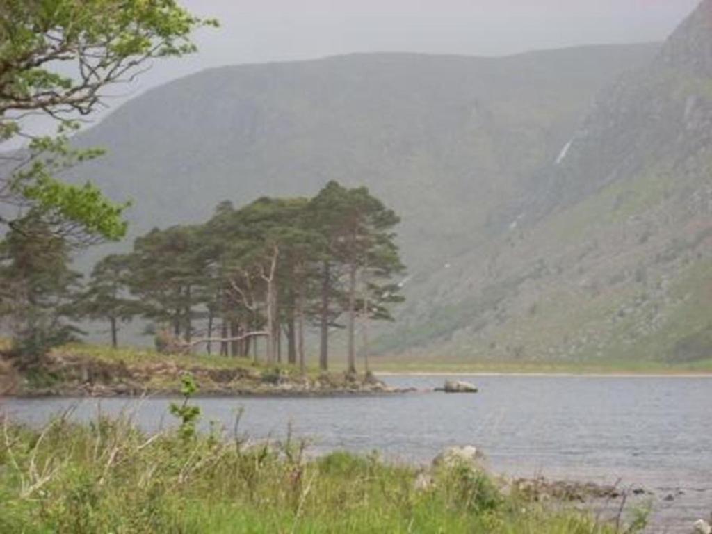 An Grianan Hotel Burt Exterior photo