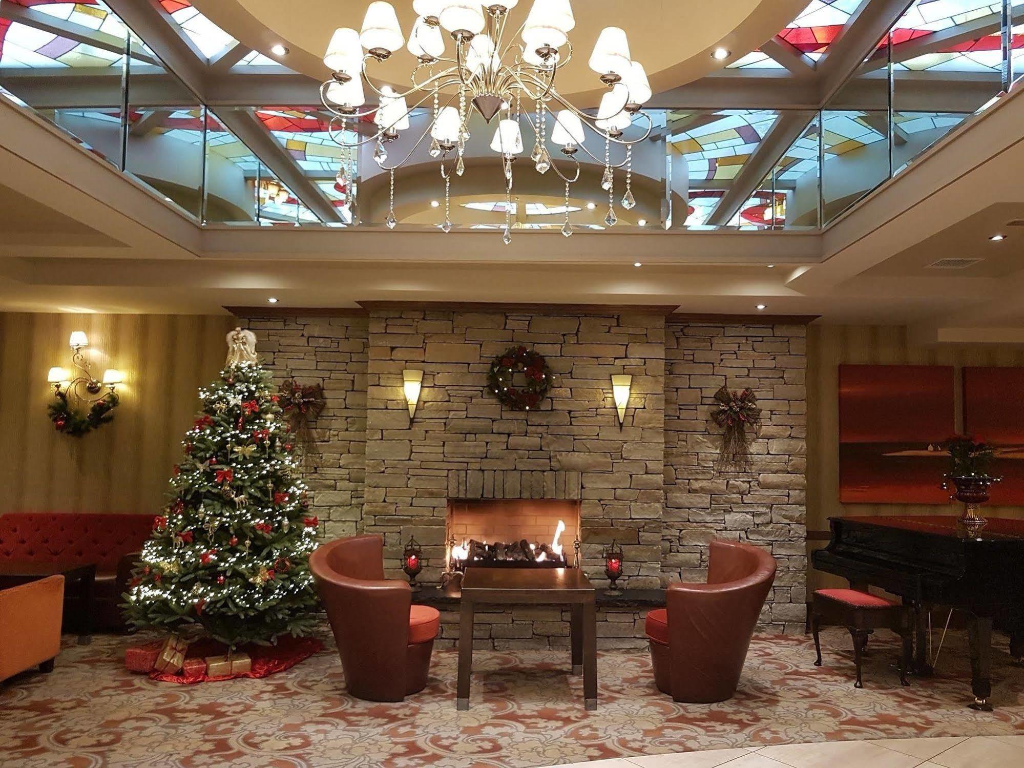 An Grianan Hotel Burt Exterior photo