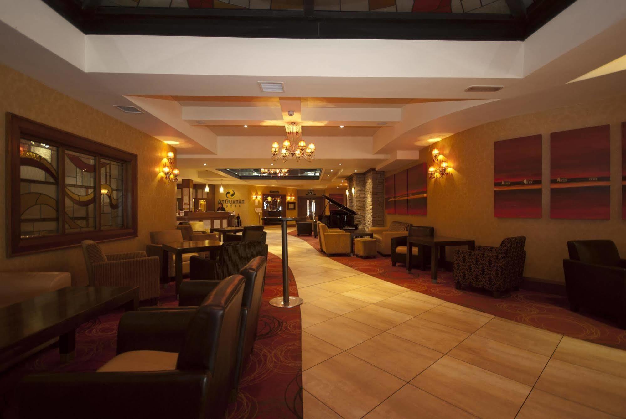 An Grianan Hotel Burt Exterior photo
